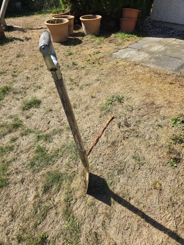 Spatenstich zum Gartenprojekt